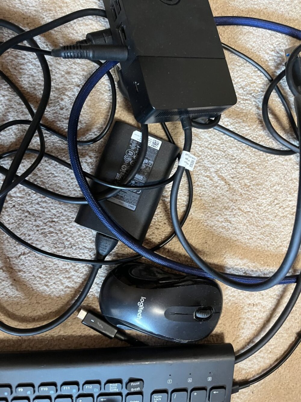Dell Docking System, Wireless Key and Mouse, Power Cords (Great Bundl1) - Picture 2 of 16